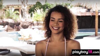 Ebony Cougar And Her Naked GFs Wash A Car