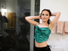 Teamskeet Sia Wood Glowupz: Not So Shy Anymore