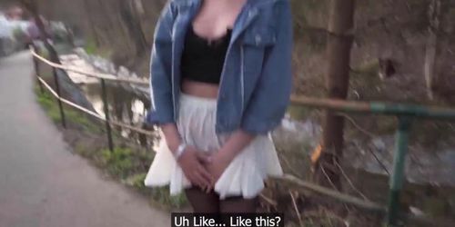 Gigi Max Spreads Her Pussy Wide Open In An Outdoor Quickie For Cash