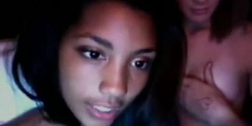 Webcam Hooties Go Lesbo