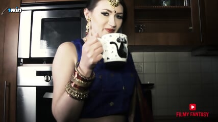 भाभी बुला रही है, जल्दी से आ जाओ   फिल्मीफैंटासी का सेक्सी देसी वीडियो