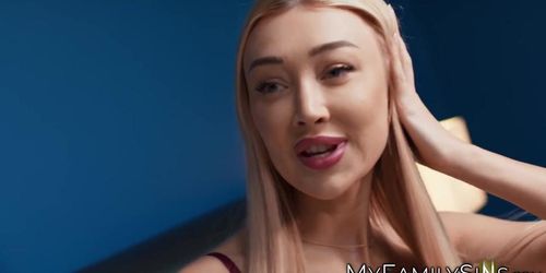 Frances Bentley Shows Hung Dude How She Pleasures Herself With A Dildo