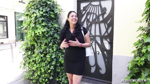 Nawel Is An Amateurs European Who Loves    Bum To Mouth