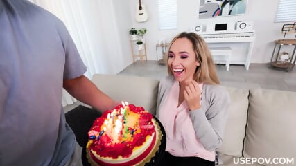 Hot Slutty Aunt Gets Fucked In Hot Threesome