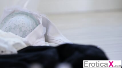 Petite Hottie Creampied By Hot Cock   EroticaX