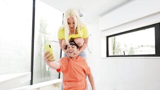 Jordi Catches Blondie Fesser In The Baths Taking Wicked Fotos (German Sex, Biggest Weenie)