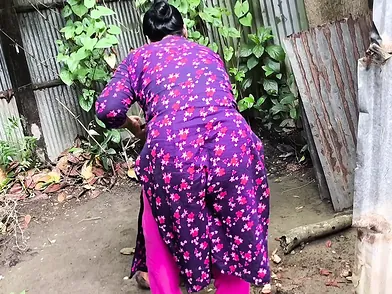 Warm Desi Bhabi Cheats On Her Spouse With Her Brother In Law In Law’s Acquaintance In A Naughty Outdoor Lovemaking