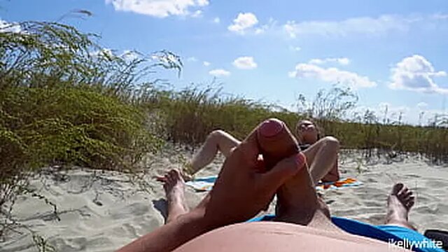 Beachside Amateur Gets Huge Cock In Doggystyle