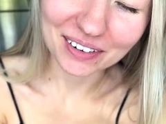 Blonde Babe Scarlet Solo Webcam