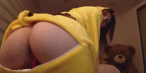 Chick In Wierd  Costume Masturbates On Cam