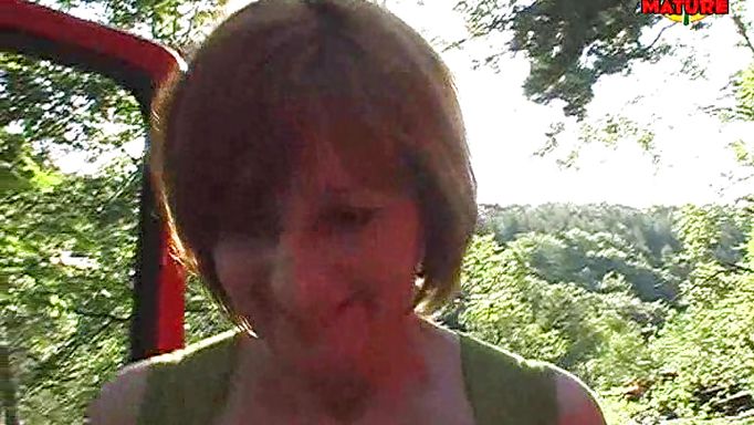 Mature Slut Giving Blowjob Outdoor