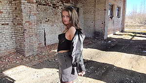 Girl Records A Thirst Trap For Her Socials… But It Goes Off The Rails