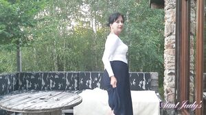 AuntJudys   Busty 43yo Bombshell Wanilianna   Outdoors In Stockings