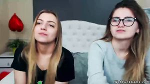 Amateur Lesbians Tying On Webcam